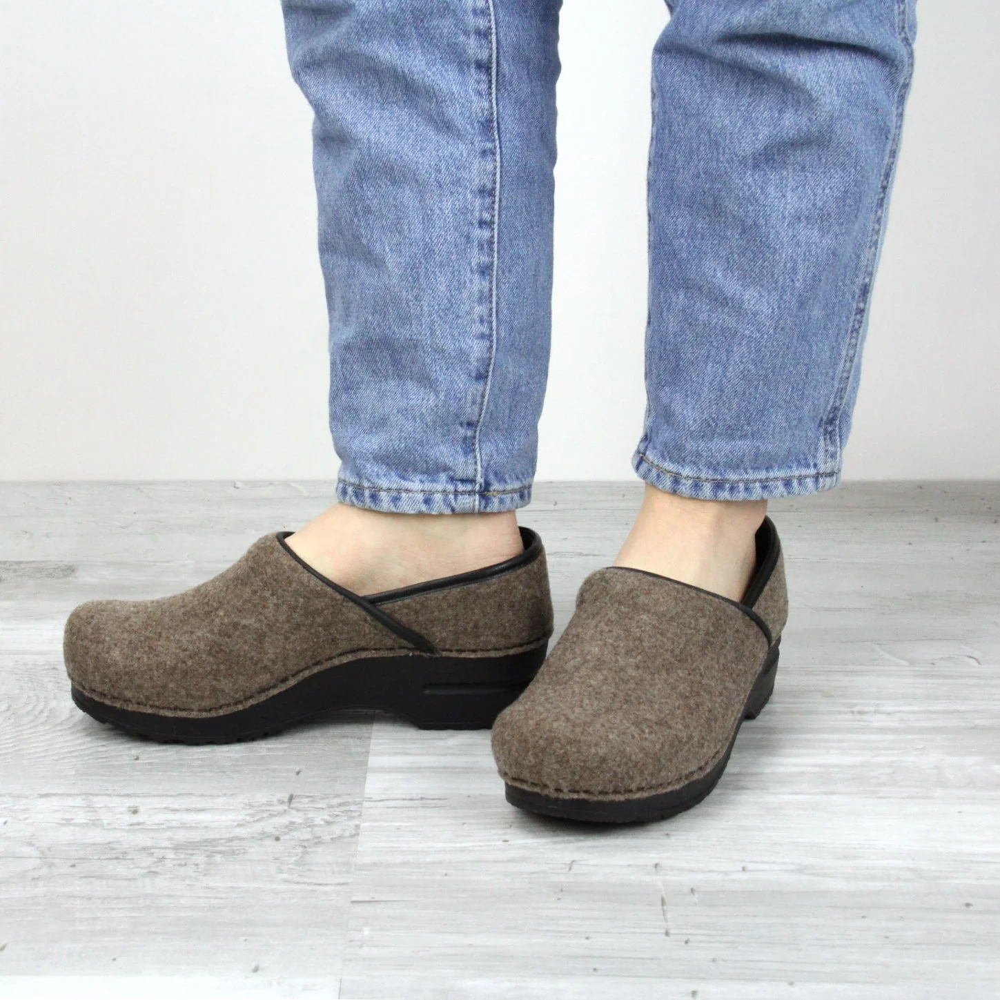 Ava Women's Vegan Clog in Stone - Image 4