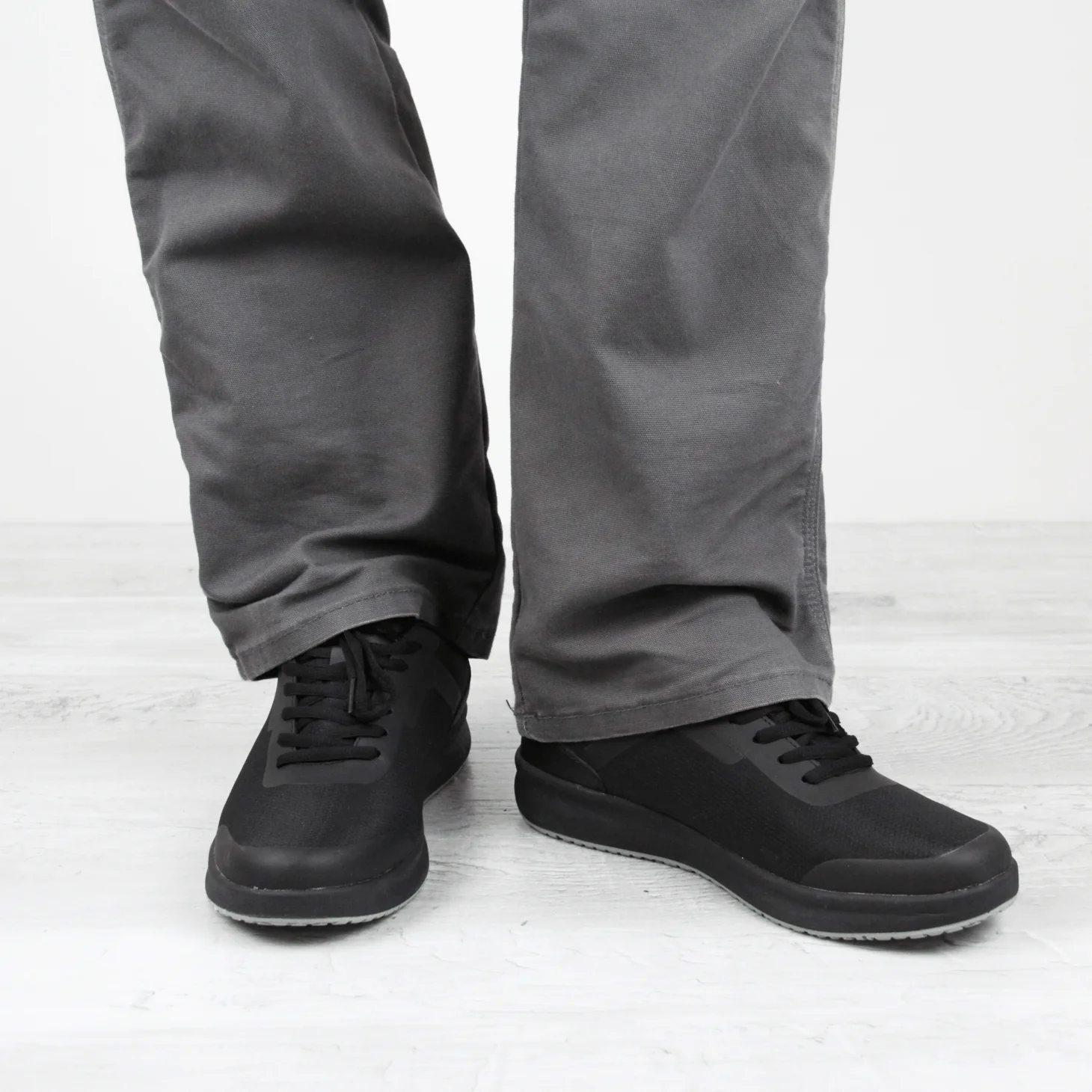 Concave Unisex Sneaker in Black - Image 5