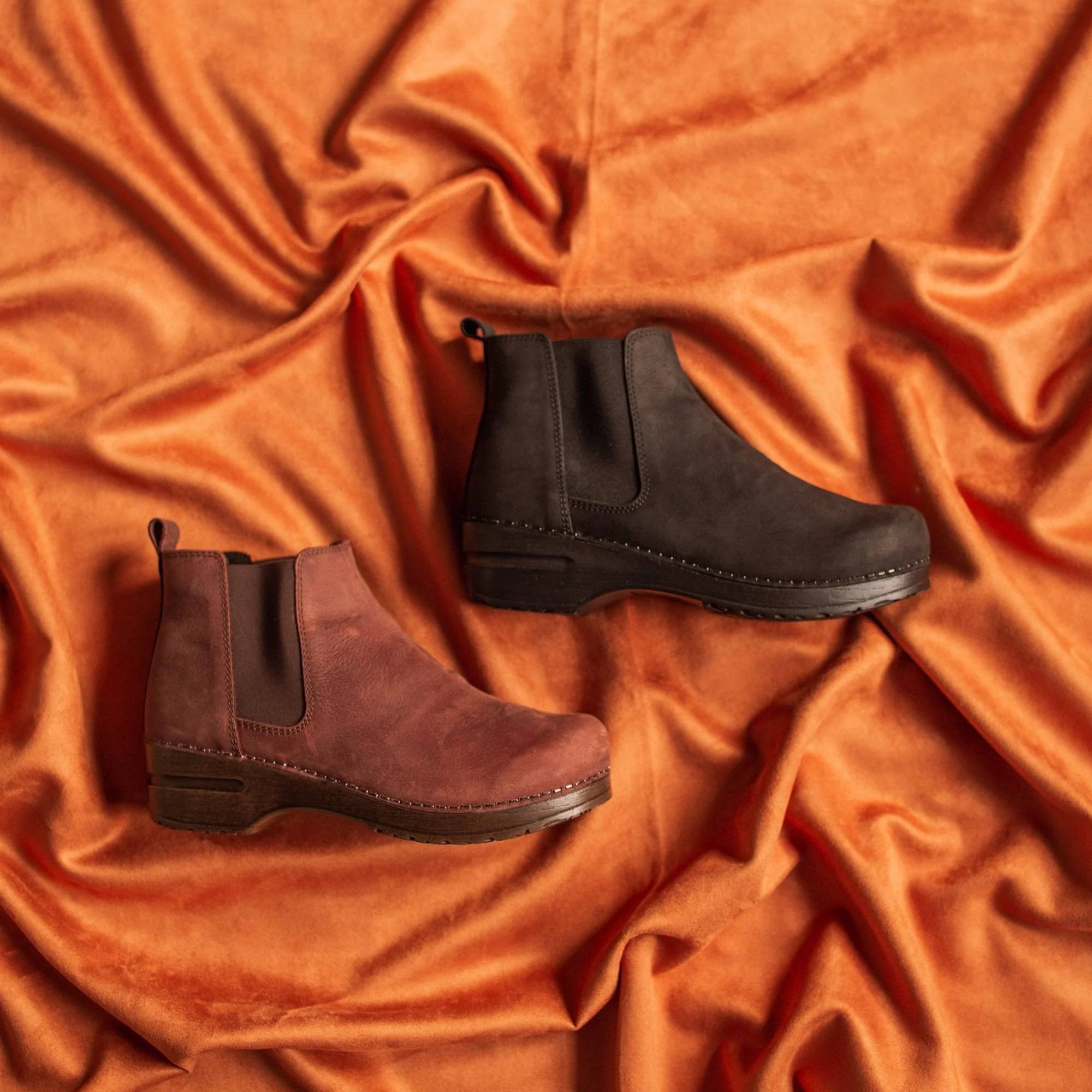 Hudson Women's Leather Chelsea Boot in Antique Brown - Image 3