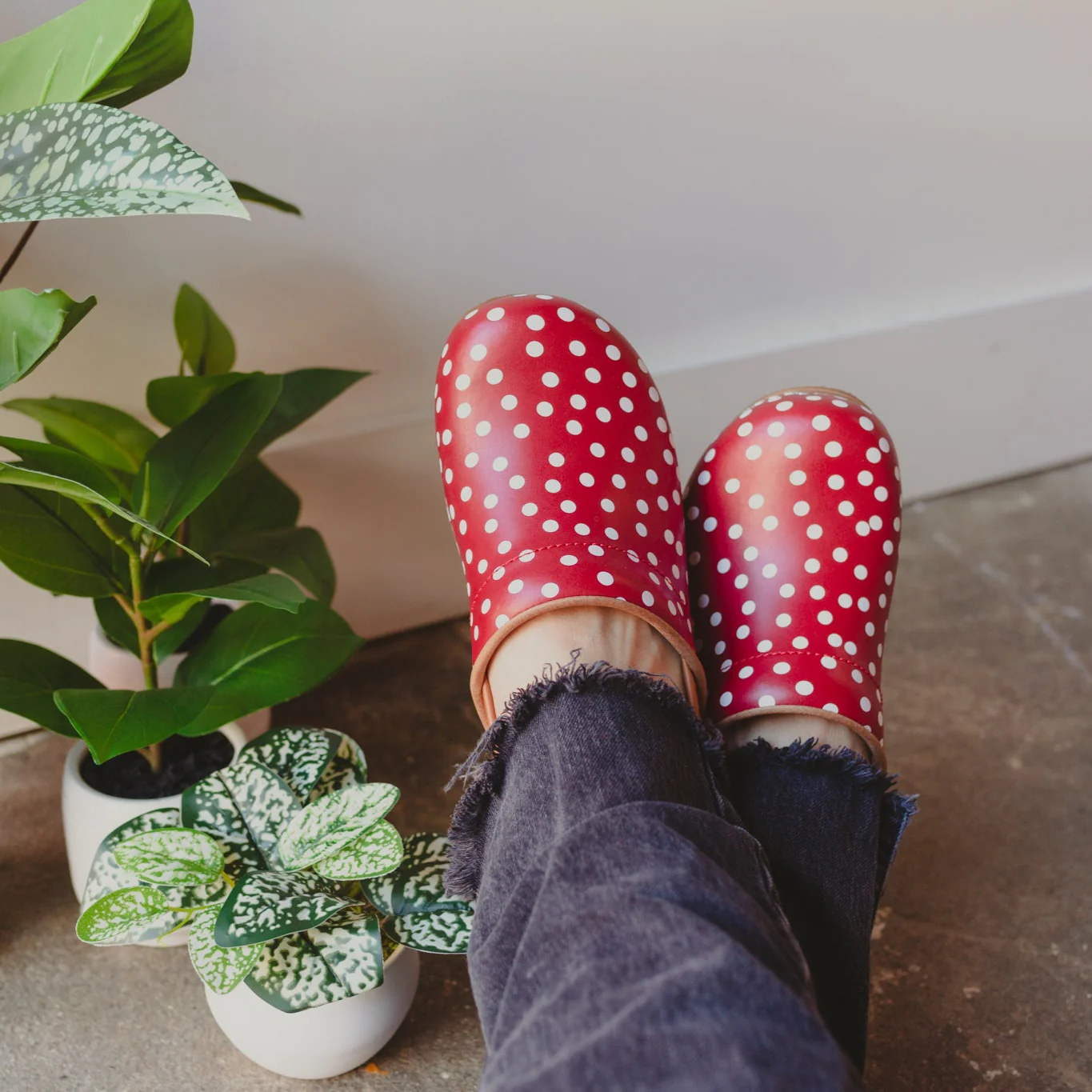 Roxbury Women's Clog in Red - Image 2
