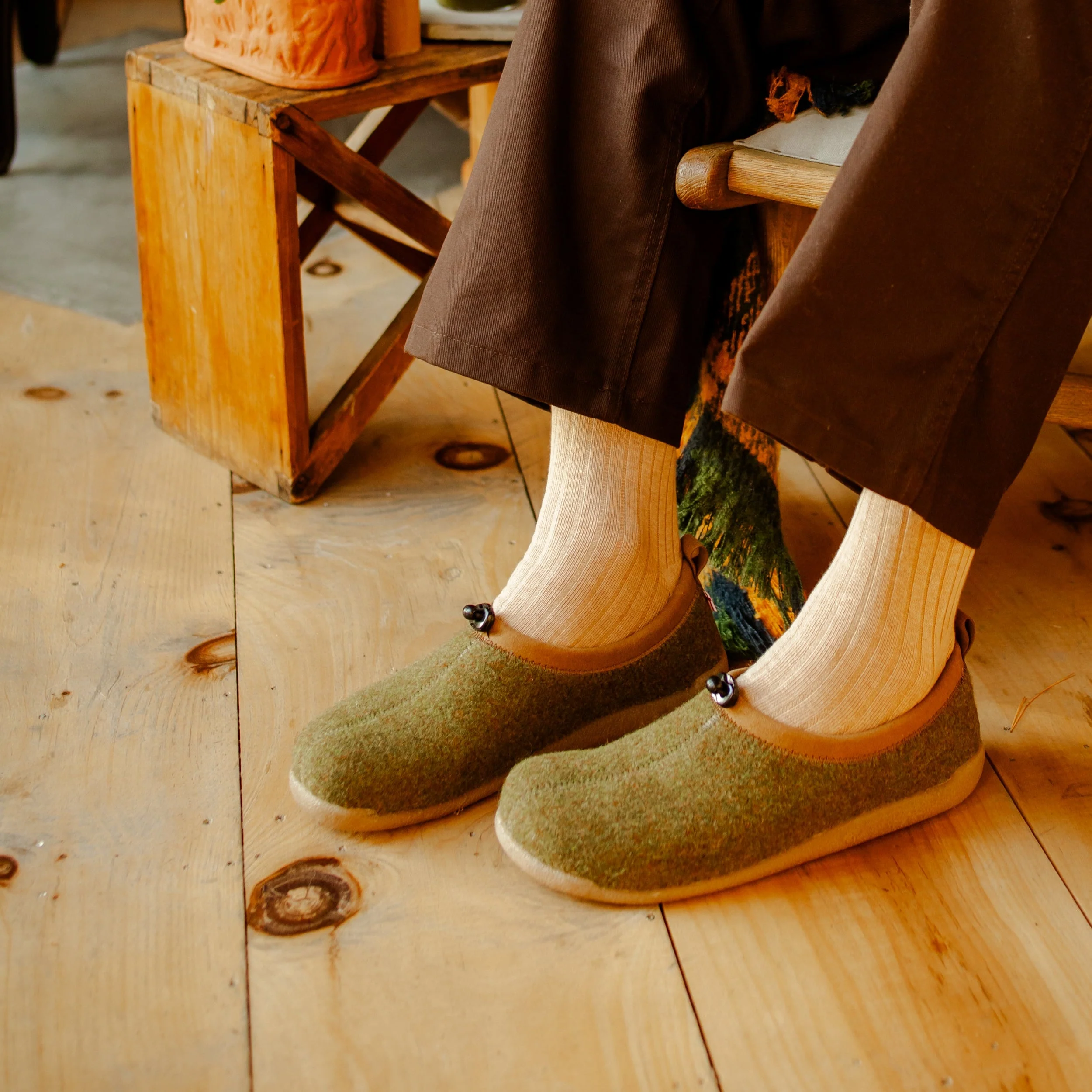 Samso Unisex Slipper in Army Green - Image 3